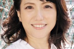 【人妻崩壊】まわされる細身美人妻 甘乃つばき トイレ監禁編