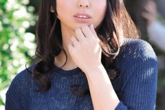 【四十路妻の性活】腰をフリフリ夫にまたがる美人妻 前田可奈子四十路妻の性活